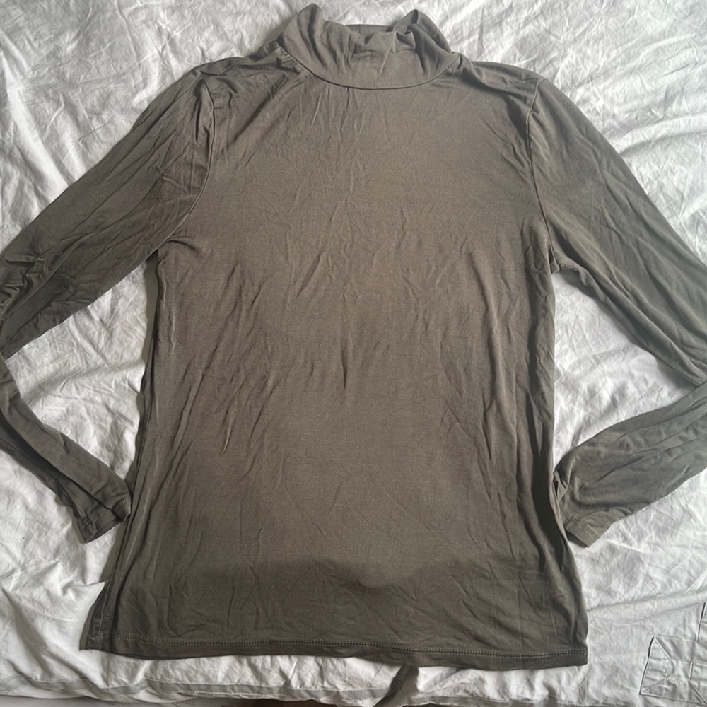 Tahari turtleneck